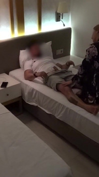 Madrasta fodida por enteado no quarto de hotel