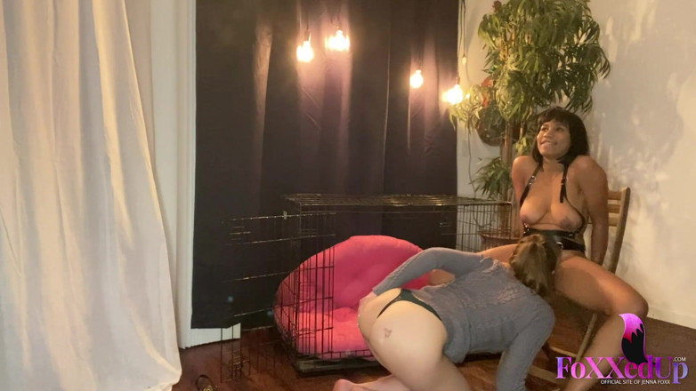 Jenna Foxx: Devote MILF Jenna Foxx liebt es, muschi und füße zu...
