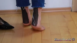 Klassieke elegantie - zwarte pompen en puur nylon plagen