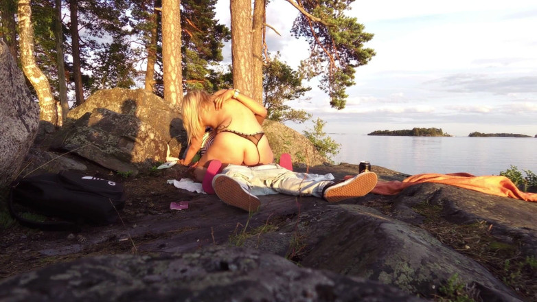 Bunny Production: Bianca and BBC bull on the beach