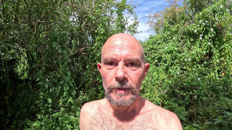 Rockard daddy: Big Uncut Cock Close up Naked Wank in the Woods -...