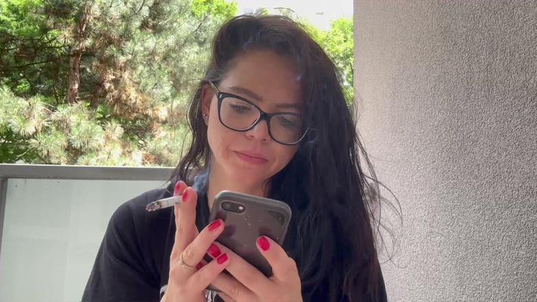 Shione Cooper: Kouření, když vám odpovím zde