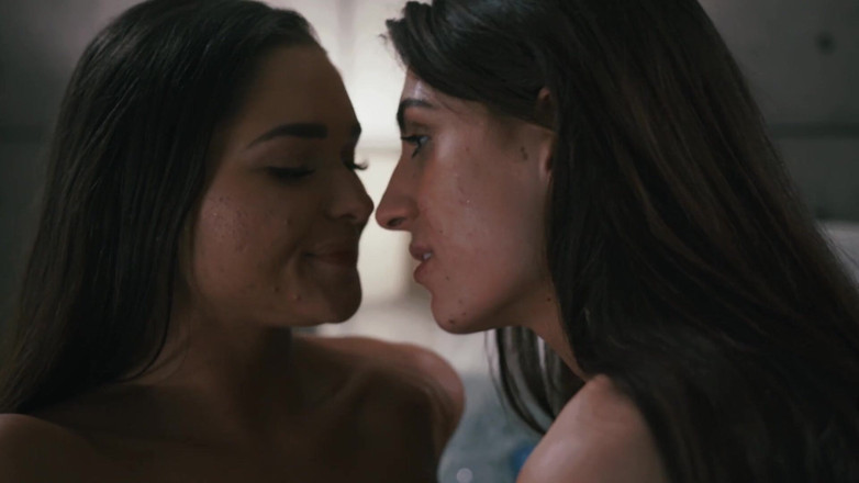 SweetheartVideo: Massage a Pretty Lesbian