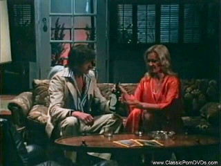 Classic Porn DVDs: Cewek cantik rambut pirang dientot kontol besar dan spermanya