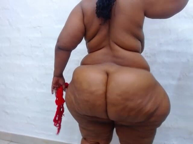 Big black clapping booties: 내 거대한 비 엉덩이에 기름을 뿌리고 완전히 알몸으로 흔들기 - 에피소드 5555