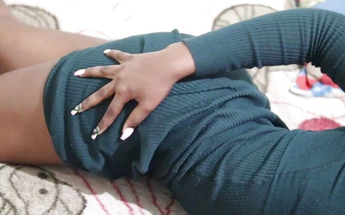 Fucker: ダイヤモンドのような女性は彼女のお尻にディックを取る