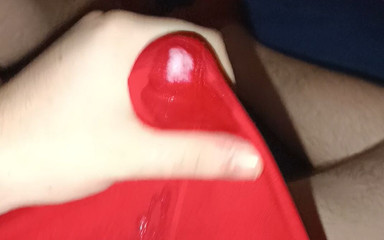 Pee_Boy25: 28 baculatý chlapec stříká v Red Boxers