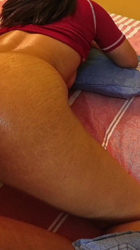 Adik tiri yang hot dan cantik digoda & dientot dengan penuh gairah. Dia suka disetubuhi. Orgasme intens