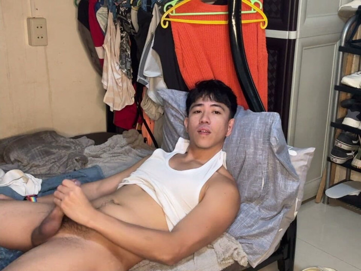 Jake7inch: Jacking off While Alone in My Room and Rainy