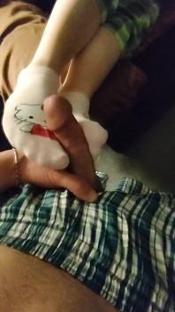 Sexy hello rosa kitty fa un sockjob e fa una sega