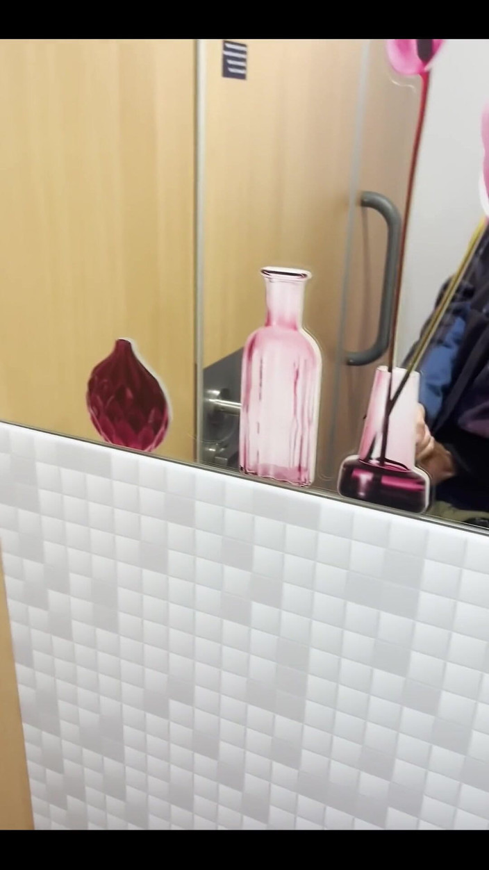 Caruso Rainbow: Schnelle pause in der zug-toilette