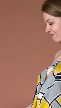 Scéna se sexy bílými manželkami - 2_blonde hospodyňka Haley Scott šuká s velkým černým ptákem, její manžel sleduje