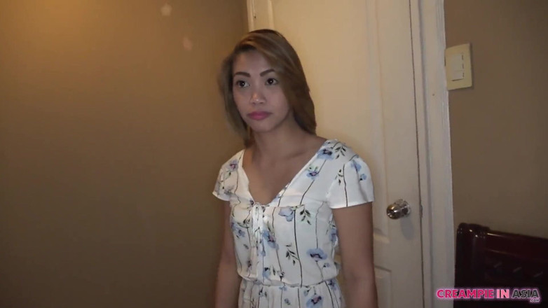 Creampie In Asia: Po creampie, její stehno bylo z křeče, bylo to docela...