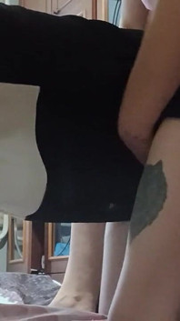 En lugar de clases extra privadas en casa, mi maestra milf me folla con un cinturón