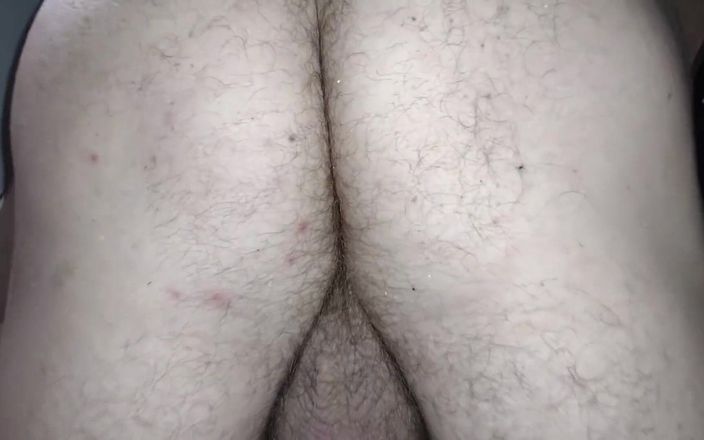 Au79: Mijn kontgat en hangende ballen van dichtbij bekijken