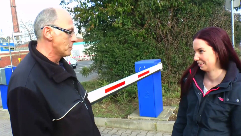 German amateur - 100% German hardcore videos: Roșcată futută de tip de două ori vârsta ei