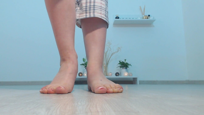 LegsOnHeels: Moje příležitostné pj a škádlení s mými bosými chodidly