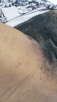Stiefmutter spreizt große schamlippen hat es verpasst, für dass enge muschi weg ist