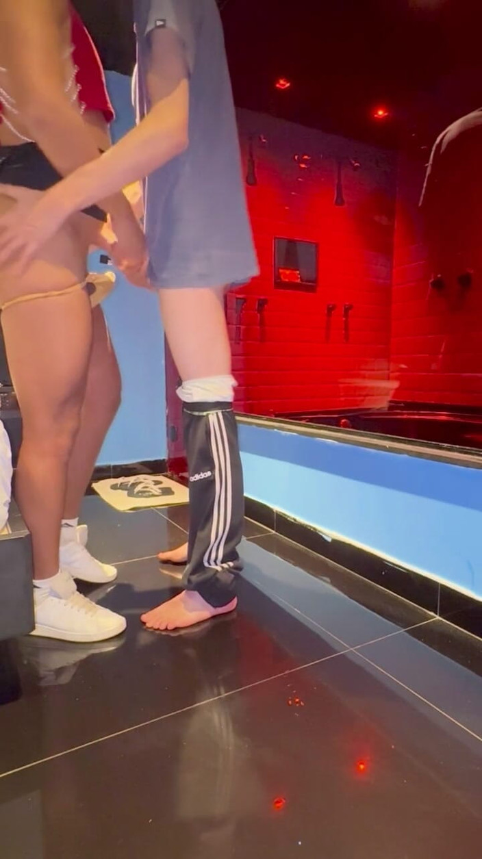 Andreialatina: Nacht in het motelfeest met hete trans vrouw