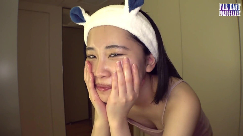 Far East pornography: 달콤한 안경은 끝없는 걸프 블리스에서 따뜻한 방울을 맛보는 게으른 날에 애타게 -3부