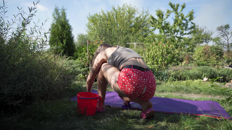 Teasecombo 4K: Je regarde ma demi-sœur en short se faire déchirer lentement