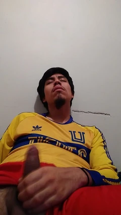 Aku mengeluarkan banyak susu yang kamu inginkan