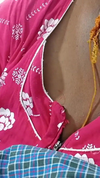 Istri hot tamil lagi asik nyepong kontol dan dudukin kontol