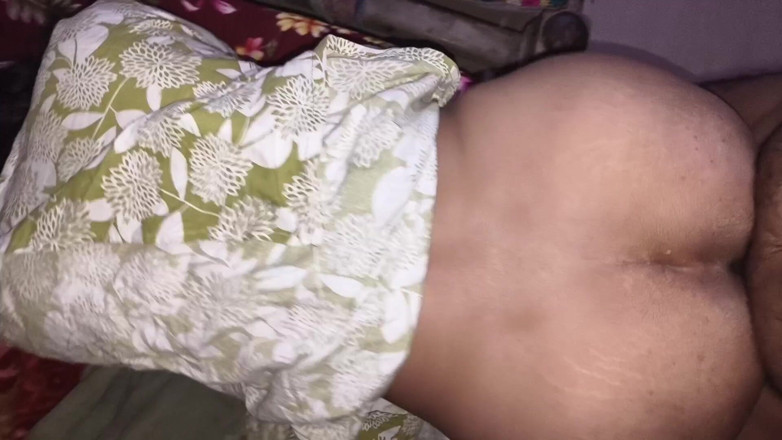 Janvi bhabhi 69: Sesso ravvicinato con il capo dell'ufficio del marito