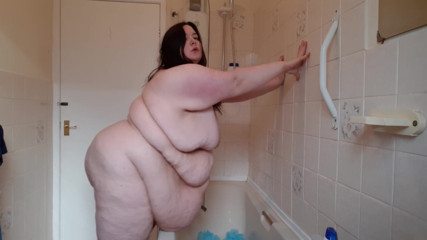 SSBBWLadyBrads: SSBBW belly and body jiggles