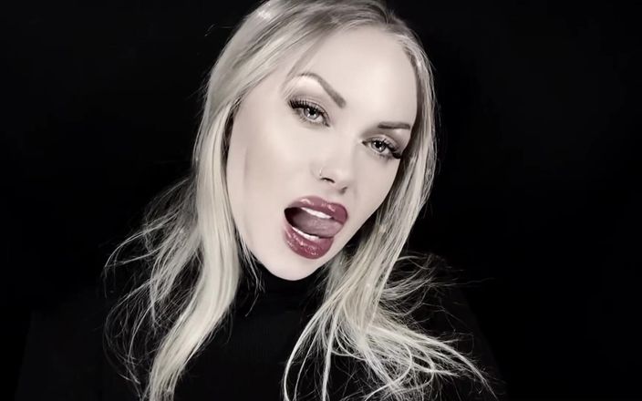 Goddess Misha Goldy: Shine Ai poftă - Agățat de meu fumând buze luciu