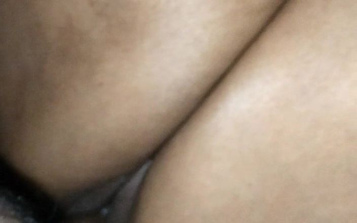 Desi couple XXX: Istriku yang masih muda ngentot romantis malam ini