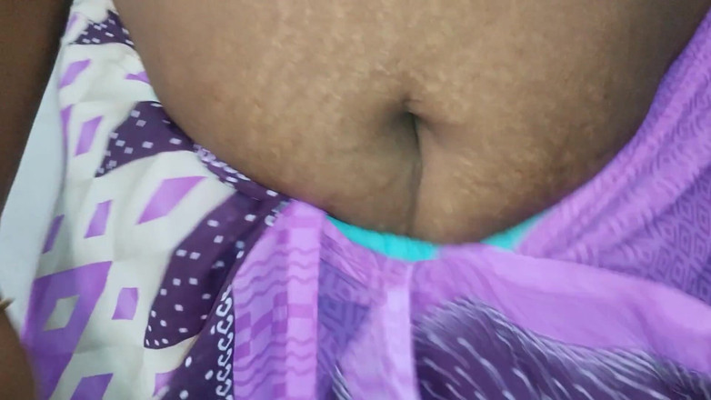 Santhi89: Makcik Tamil cantik dengan buah dada yang sangat panas dan...