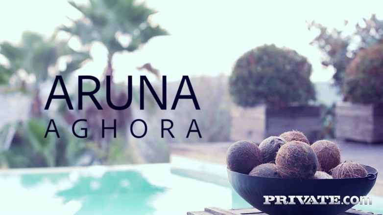 Private.com: Aruna Aghoraは、彼女の熱い先生Anthony Gaultierとフランス語を学んでいます
