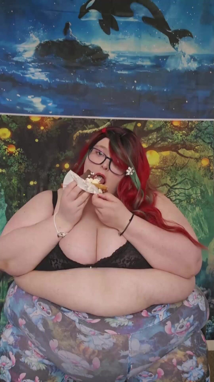 SSBBWLadyBrads: Kucing yang mendapat krim - menjilat krim seksual