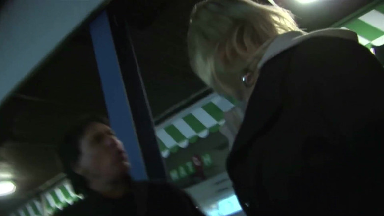 Backdoor Films: Blonďatá kočka je ošukaná do obou děr