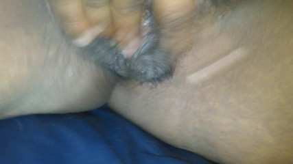 AhjanteDlx: Look at her pussy