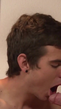 วิดีโอพิเศษ Bareback: พวกหนุ่มเงี่ยนเย็ดหมู่กันหลังนั่งซาวน่าผ่อนคลาย