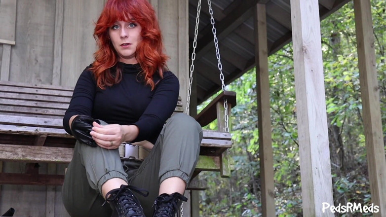 PedsRMeds: Peaches Kim Removes Her Boots and Socks