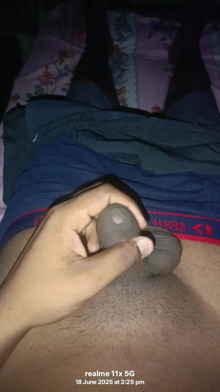 Cutex_mukku: Bisakah kamu menebak ukuran kontolku?