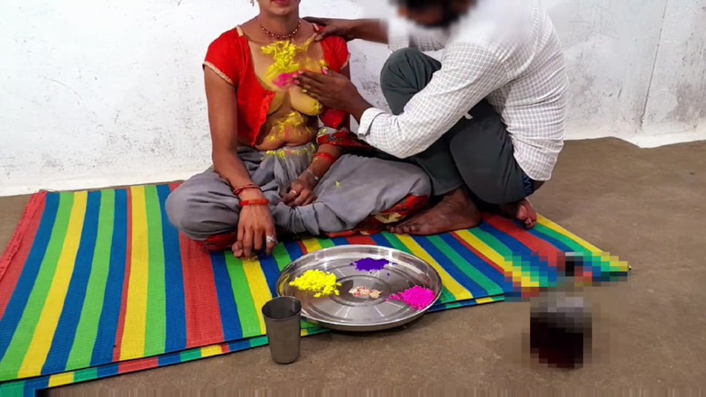 Amit yadav: Speciale Holi met vriend van man.