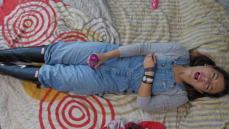 dafnedenoch: Lee Jeans Dan Sepatu Bot Pemburu Masturbasi Dan Menyemprotkan