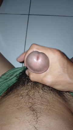 Amazingbeautycum: Con Un Dipendente Del Minimercato Dopo Essersi Masturbato