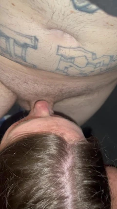 Xhamster novizio Lilbbaabyj cerca di farlo capire mentre lui ottiene il miglior pompino della sua vita !!