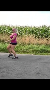 Jogger Scopata per strada