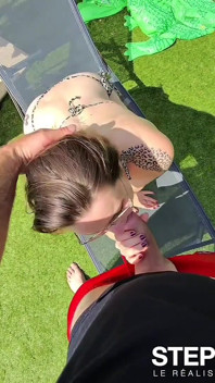 Stephaneprodx genießt die junge Cathymini