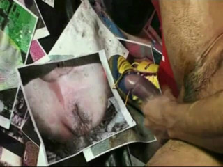 Sneaker gay: Seks fetish pelayar dengan kencing
