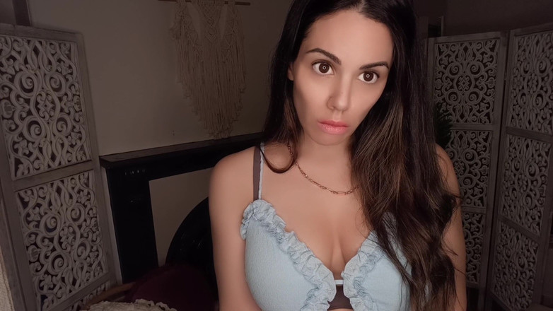 annikarain: Stiefmutter trägt halterhohe stiefel und peitscht arsch