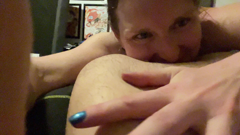 MistressWriggler: Hey Chubby Chaps! Can I Do This to Your Soft,...