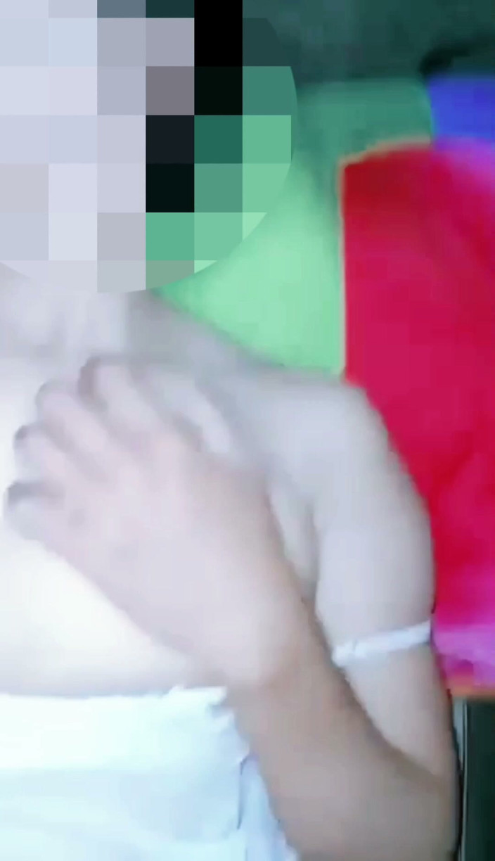 Astriana88: 継母が私にセックスを頼みました
