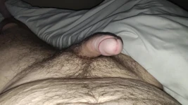 Heavy man close-up solo masturbação e gozada na minha barriga peluda